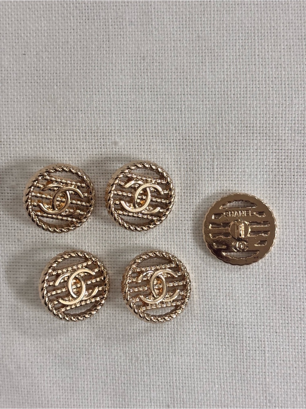 Set of 5 Gold CCLogo Metal Buttons – 18mm